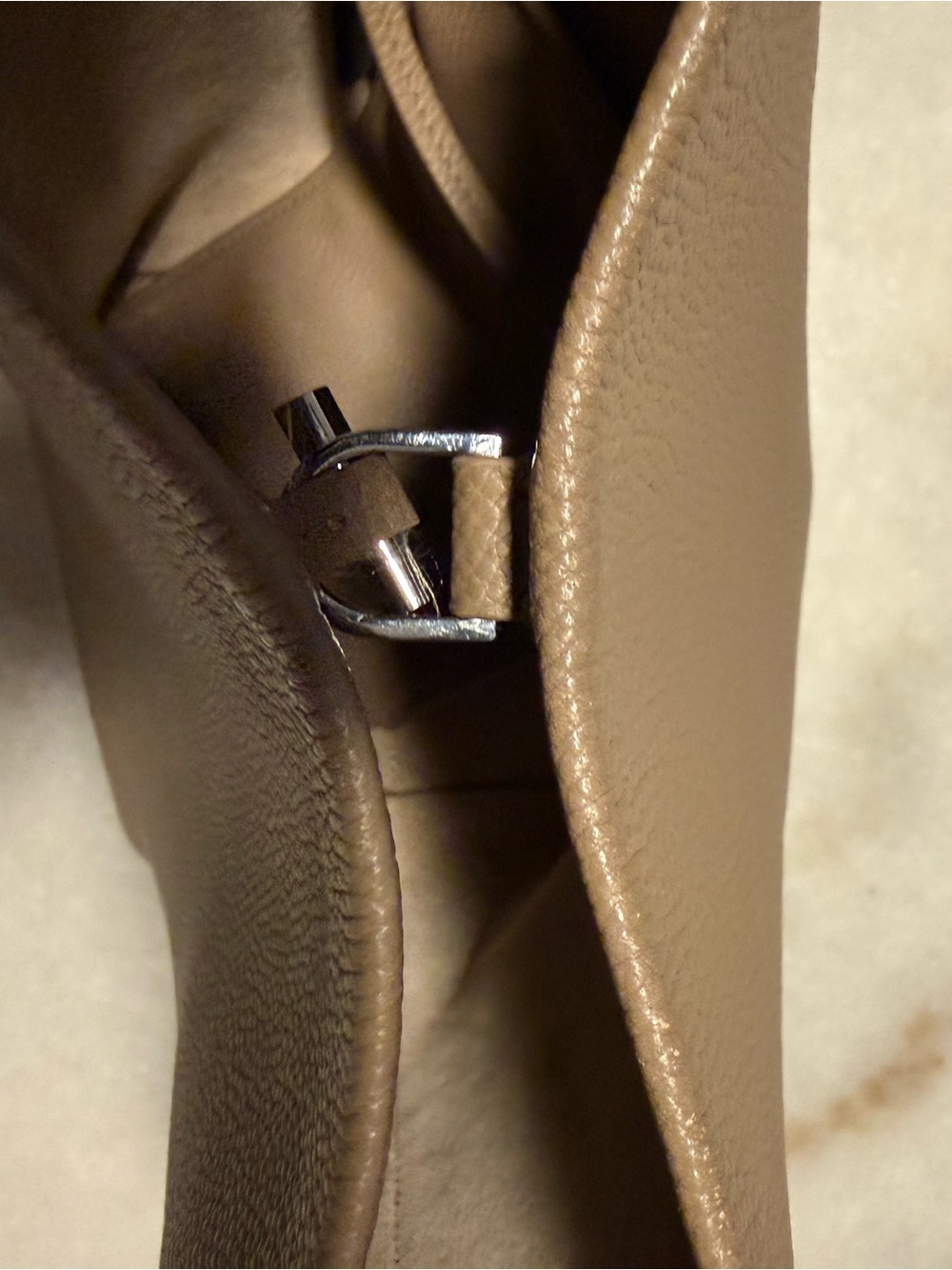 Quince Italian Leather Soft Bucket Shoulder Bag - Picture 4 of 7